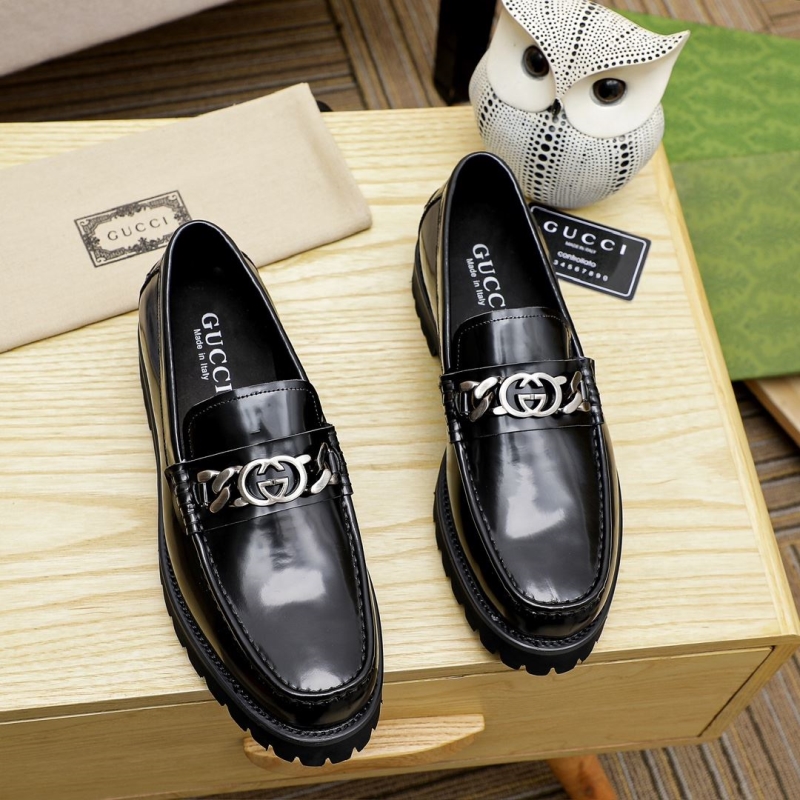 G*u*i leather shoes